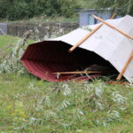 11.08.2015. Zerwany dach domu przy ulicy Skrajnej / Kamil Król / Radio Kielce