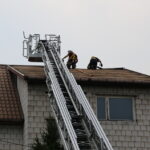 11.08.2015. Zerwany dach budynku przy ulicy Malików / Kamil Król / Radio Kielce