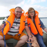 29.08.2015. XIV Otwartych Mistrzostwach Województwa Świętokrzyskiego Grup Szybkiego Reagowania na Wodzie "Chańcza 2015". Dzięki ekipie z OSP w Śladkowie Małym dziennikarze Radia Kielce: Anna Roży i Kamil Król mieli okazję na przejażdżkę motorówką / Radio Kielce