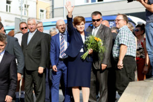 26.8.2015 Kielce. Beata Szydło spotkała się z mieszkańcami na pl. Artystów. / Wojciech Habdas / Radio Kielce