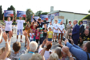 26.8.2015 Kielce. Beata Szydło spotkała się z mieszkańcami na pl. Artystów. / Wojciech Habdas / Radio Kielce