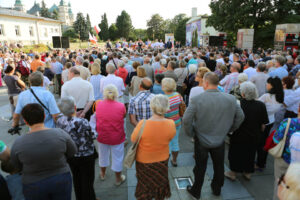 26.8.2015 Kielce. Beata Szydło spotkała się z mieszkańcami na pl. Artystów. / Wojciech Habdas / Radio Kielce