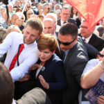 26.8.2015 Kielce. Beata Szydło spotkała się z mieszkańcami na pl. Artystów. / Wojciech Habdas / Radio Kielce