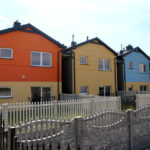 3.8.2015 Kielce. Przekazanie kluczy nowym lokatorom, do mieszkań socjalnych przy ul. Hutniczej / Wojciech Habdas / Radio Kielce