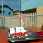 3.8.2015 Kielce. Przekazanie kluczy nowym lokatorom, do mieszkań socjalnych przy ul. Hutniczej / Wojciech Habdas / Radio Kielce