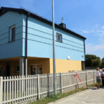 3.8.2015 Kielce. Przekazanie kluczy nowym lokatorom, do mieszkań socjalnych przy ul. Hutniczej / Wojciech Habdas / Radio Kielce