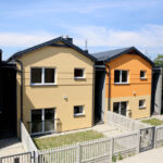 3.8.2015 Kielce. Przekazanie kluczy nowym lokatorom, do mieszkań socjalnych przy ul. Hutniczej / Wojciech Habdas / Radio Kielce