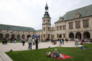 Piknik rodzinny przed pałacem (5 września 2015 r.) / Piotr Michalski / Radio Kielce