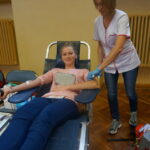 24.09.2015. Uczniowie ostrowieckich szkół ponadgminazjalnych honorowo oddało krew / Teresa Czajkowska / Radio Kielce