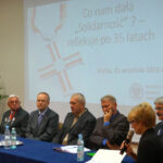 21.9.2015 Kielce. Debata pt. „Co nam dała Solidarność – refleksje po latach”, w bibliotece UJK / Bartłomiej Zapała / Radio Kielce