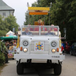 13.9.2015 Św. Krzyż. W niedzielę rozpoczynają się tygodniowe uroczystości odpustowe na Świętym Krzyżu. W południe na błoniach przed bazyliką została odprawiona suma odpustowa. / Kamil Król / Radio Kielce