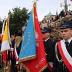 13.9.2015 Św. Krzyż. W niedzielę rozpoczynają się tygodniowe uroczystości odpustowe na Świętym Krzyżu. W południe na błoniach przed bazyliką została odprawiona suma odpustowa. / Kamil Król / Radio Kielce