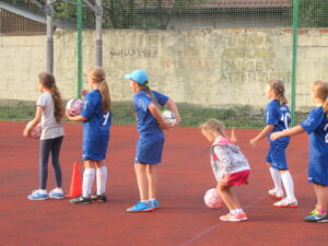 04.09.2015. Trening piłkarek nożnych stowarzyszenia Funny Football / Kamil Król / Radio Kielce