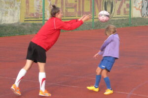 04.09.2015. Trening piłkarek nożnych stowarzyszenia Funny Football / Kamil Król / Radio Kielce