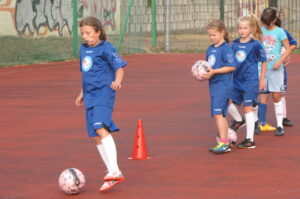 04.09.2015. Trening piłkarek nożnych stowarzyszenia Funny Football / Kamil Król / Radio Kielce