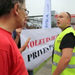 02.09.2015. Pikieta związkowców z PZL "Świdnik" przeciwko nieprawidłowościom przy przetargu na śmigłowce Caracal / Kamil Król / Radio Kielce