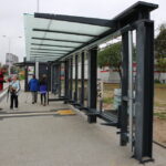 04.09.2015. Nowe przystanki autobusowe w Kielcach nie chronią przed deszczem / Kamil Król / Radio Kielce