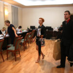 6.9.2015 Kielce. W Urzędzie Miasta przyjmowane są wyniki referendum z poszczególnych Komisji / Wojciech Habdas / Radio Kielce