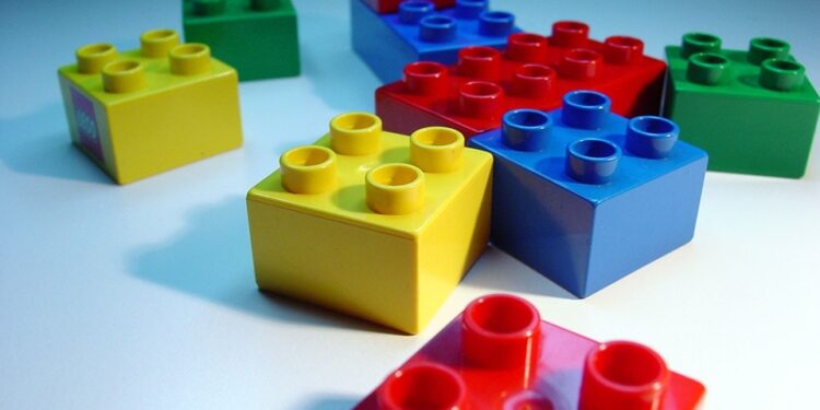 Klocki Lego, przedszkole / www.morguefile.com