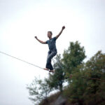 25.9.2015 Kielce. Kadzielnia Sport Festiwal 2015. Pokaz highline / Wojciech Habdas / Radio Kielce