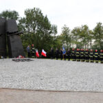 11.9.2015 Kielce. Rocznica zamachów 11 września 2001 przed pomnikiem Homo Homini / Wojciech Habdas / Radio Kielce