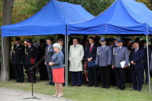 11.9.2015 Kielce. Rocznica zamachów 11 września 2001 przed pomnikiem Homo Homini / Wojciech Habdas / Radio Kielce