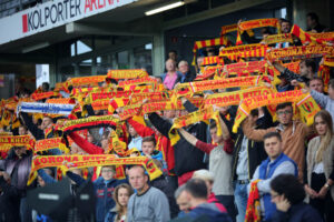 21.9.2015 Kielce. Mecz Korona Kielce - Górnik Łęczna / Wojciech Habdas / Radio Kielce