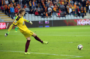 21.9.2015 Kielce. Mecz Korona Kielce - Górnik Łęczna / Wojciech Habdas / Radio Kielce