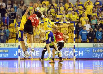 Vive Targi Kielc pokonały we własnej hali Stal Mielec 43:33, prowadząc do prezerwy 19:18. / Stanisław Blinstrub / Radio Kielce