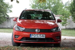 29.09.2015 VW Golf Sportsvan / Robert Felczak / Radio Kielce