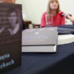 15.09.2015 Kielce. W Muzeum Lat Szkolnych Stefana Żeromskiego trwają przygotowania do nowej wystawy "Dziewczęta w mundurkach" / Stanisław Blinstrub / Radio Kielce