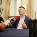 15.09.2015 Kielce. W Muzeum Lat Szkolnych Stefana Żeromskiego trwają przygotowania do nowej wystawy "Dziewczęta w mundurkach" / Stanisław Blinstrub / Radio Kielce