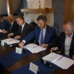 Podpisanie porozumienia o utworzeniu Chęcińskiego klastra Turystycznego (8 października 2015 r.) / Krzysztof Bujnowicz / Radio Kielce