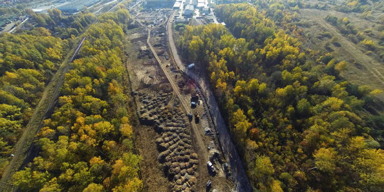 29.10.2015 Kielce. KPT przygotowuje nowe tereny inwestycyjne. / Radio Kielce