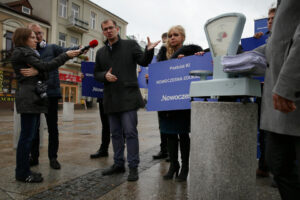 Konferencja Nowoczesnej na kieleckim Rynku (23 października 2015 r.) / Piotr Michalski / Radio Kielce