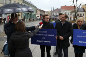 Konferencja Nowoczesnej na kieleckim Rynku (23 października 2015 r.) / Piotr Michalski / Radio Kielce