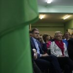 Ogłoszenie wyników wyborów w sztabie PSL (25 października 2015 r) / Robert Felczak / Radio Kielce