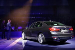 26.10.2015. BMW serii 7. Prezentacja w Kielcach / Robert Felczak / Radio Kielce