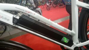 08.10.2015. Targi Bike Expo. Rower elektryczny / Marek Cender / Radio Kielce