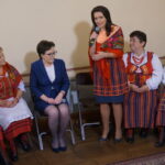 23.10.2015. Ewa Kopacz spotkała się w Kielcach z przedstawicielami kół gospodyń wiejskich z województwa świętokrzyskiego / Bartłomiej Zapała / Radio Kielce