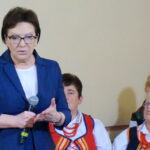 23.10.2015. Ewa Kopacz spotkała się w Kielcach z przedstawicielami kół gospodyń wiejskich z województwa świętokrzyskiego / Bartłomiej Zapała / Radio Kielce