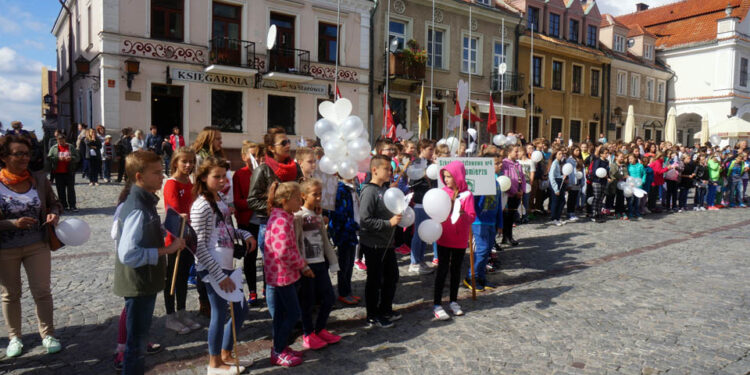 21.9.2015 Sandomierz. Marsz przeciw przemocy. / Grażyna Szlęzak-Wójcik / Radio Kielce