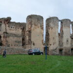 24.10.2015. Ślub w ruinach zamku w Bodzentynie / Grzegorz Jamka / Radio Kielce