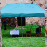 24.10.2015. Ślub w ruinach zamku w Bodzentynie / Grzegorz Jamka / Radio Kielce