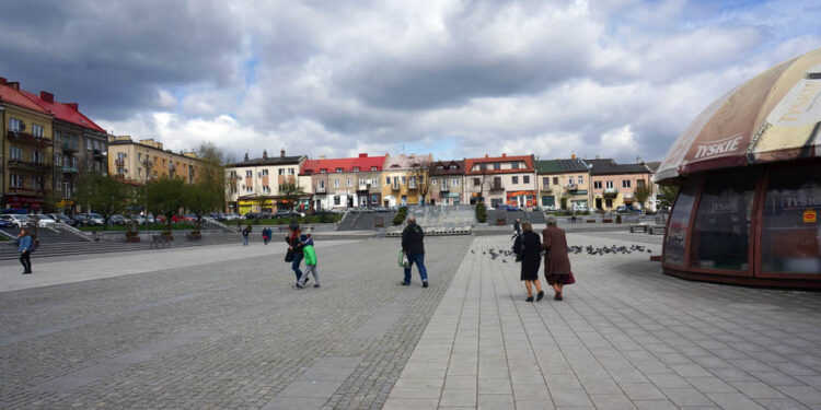 20.5.2015 Ostrowiec Świętokrzyski. Rynek / Teresa Czajkowska / Radio Kielce