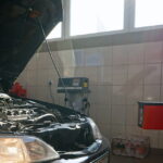 30.10.2015. Bezpłatne ustawienie świateł w stacji kontroli pojazdów w Chmielniku / Karol Żak / Radio Kielce