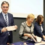 19.10.2015 Podzamcze Chęcińskie. Otwarcie Europejskiego Centrum Edukacji Geologicznej / Wojciech Habdas / Radio Kielce