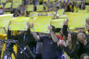 17.10.2015. Mecz 5. kolejki Ligi Mistrzów piłkarzy ręcznych: Vive Tauron Kielce - FC Barcelona / Kamil Król / Radio Kielce