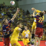 17.10.2015. Mecz 5. kolejki Ligi Mistrzów piłkarzy ręcznych: Vive Tauron Kielce - FC Barcelona / Kamil Król / Radio Kielce