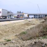 14.10.2015. Minister infrastruktury i rozwoju Maria Wasiak oraz minister spraw zagranicznych Grzegorz Schetyna wizytowali budowę trasy S7 / Robert Felczak / Radio Kielce